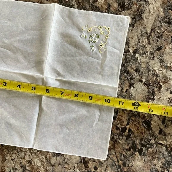 Vintage Embroidered White Cotton Handkerchiefs with Floral Accents Victorian - Picture 6 of 7